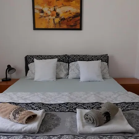 Stari Grad Apartment-free Parking