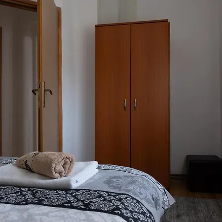 Apartment Stari Grad Apartment-free Parking