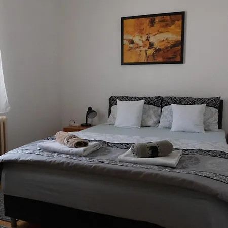 Stari Grad Apartment-free Parking Apartment *