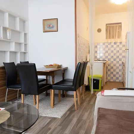 Stari Grad Apartment-free Parking